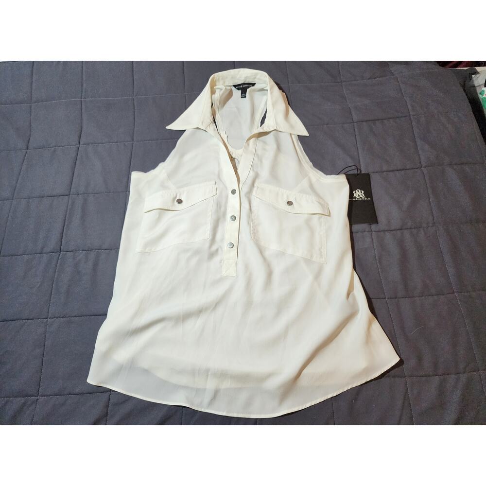 Rock & Republic NWT Women’s Large 18x28 Sleeveless Button Front Top Off White